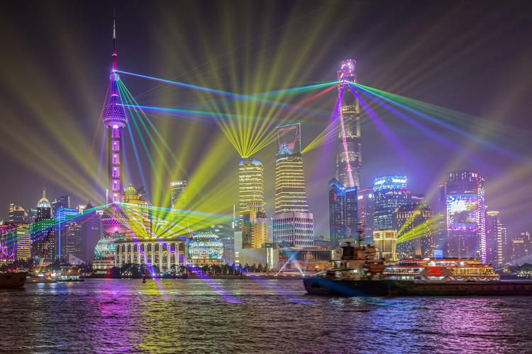 上海灯光秀视频完整版，上海灯光秀时间表2024年