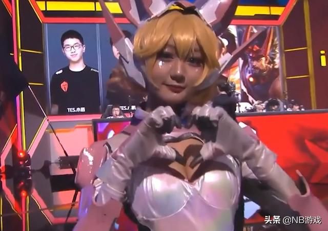 王者荣耀KPL线下活动:瑶妹妹美女Coser惊艳众人!