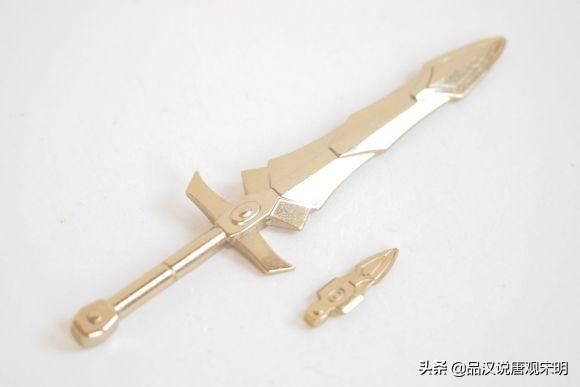 圣斗士武器全解析：圣剑、神枪、锁链揭秘