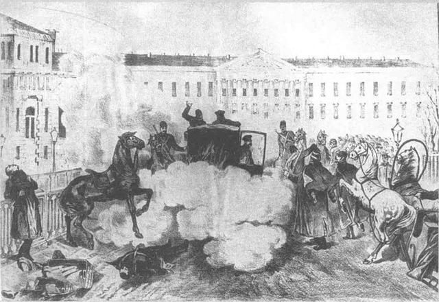 夜幕山庄墙上的谜样挂画,猜猜谜底是谁?