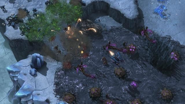 挑战星际争霸：爆虫族无敌？集群对抗束手无策！