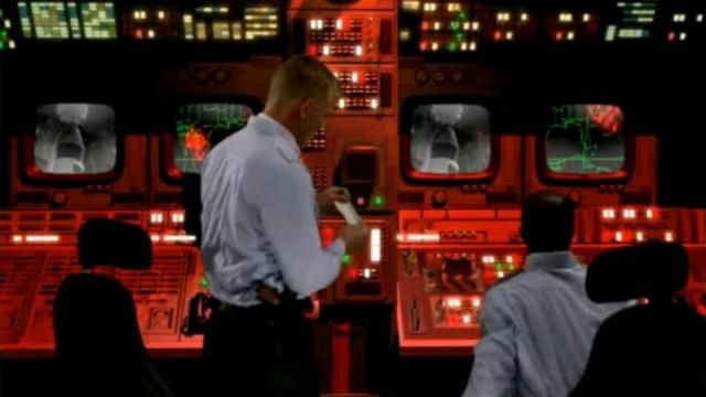 红色警戒：战争时代为何没有核弹？尤里的阴谋揭秘
