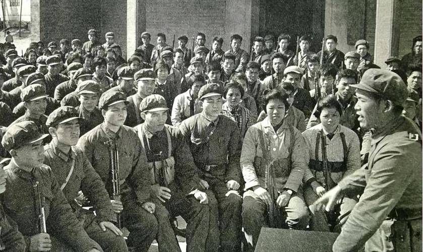 巴卡尔战斗报告怎么打开想知道自己输出占比多少