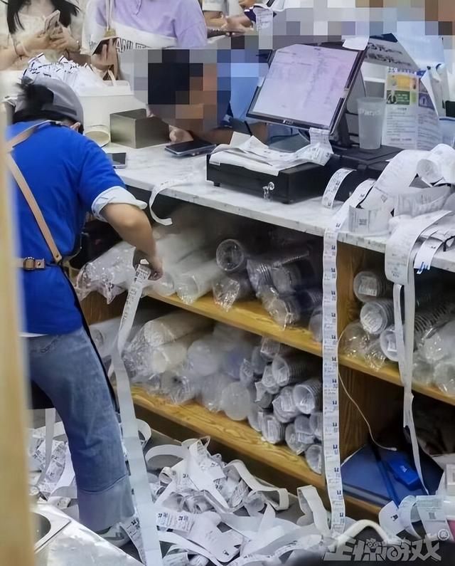 米哈游游戏搞联动大火，腾讯游戏不幸躺枪，因为商家太懂玩家了