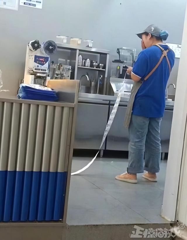 米哈游游戏搞联动大火，腾讯游戏不幸躺枪，因为商家太懂玩家了