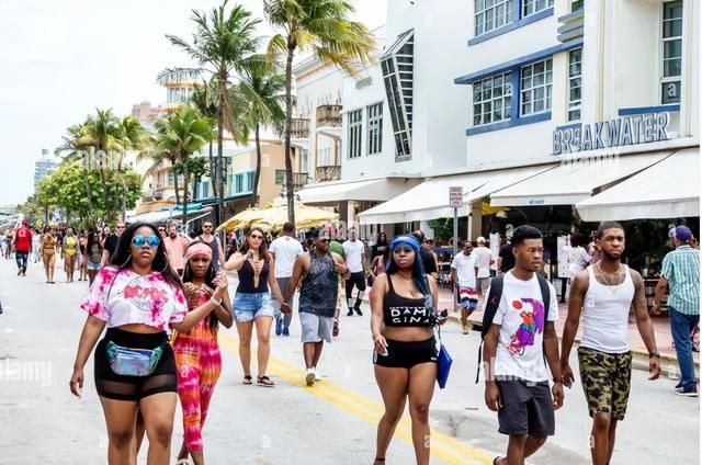 1分31秒的《GTA6》预告片，玩家解析2小时，让评论区发癫24小时！