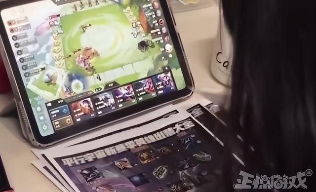 2024最沙雕玩家？玩家抽象庆生，海底捞员工连夜背原神角色族谱