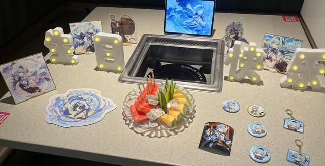 2024最沙雕玩家？玩家抽象庆生，海底捞员工连夜背原神角色族谱