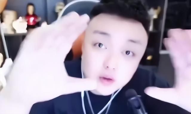 2024最沙雕玩家？玩家抽象庆生，海底捞员工连夜背原神角色族谱