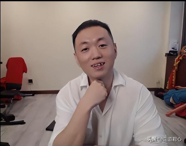 药水哥化身牛头人邀请女神肖鹿线下见面，肖鹿：“不去”