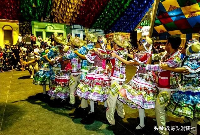 原神发布巴西丰收节海报,可莉再出镜,文化输出后更注重文化交流