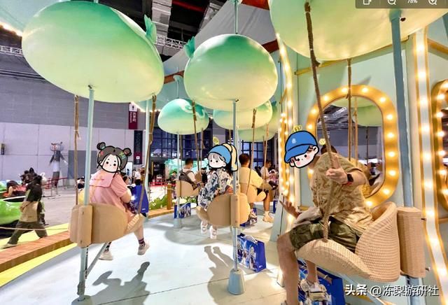 和50个Coser合影,推着派蒙上婴儿车,上万原神玩家在FES玩什么?