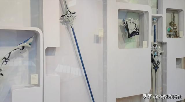 法国惊现占地三层展厅，摆满枫丹原画和巨型周边，该国人羡慕了？