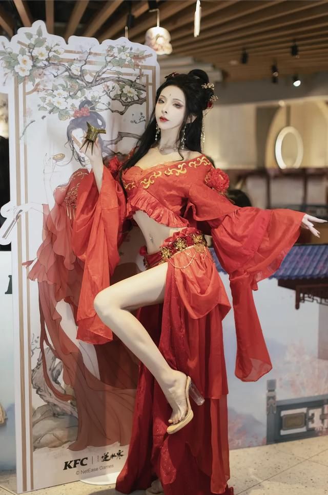 KFC“乌鸡全家桶”上线第一天爆了，网友：太黑了，看着熏眼睛