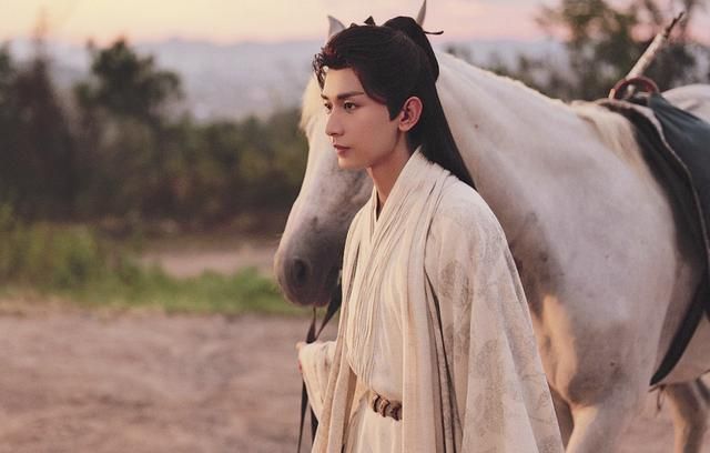 3块钱入手3套莲花楼时装,这次逆水寒真把“做慈善”焊脸上了