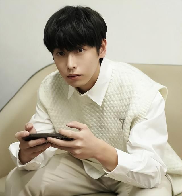 竞争太惨烈，被网易做成雕像后，彭昱畅再争逆水寒比武冠军