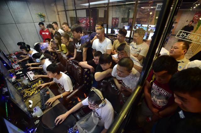 地球帝国:相比帝国时代2,这款游戏明显更胜一筹,可惜生不逢时