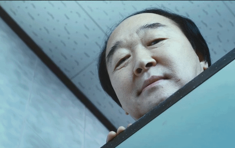 熔炉校长叫什么名字，熔炉校长俯视脸图片 真实照片