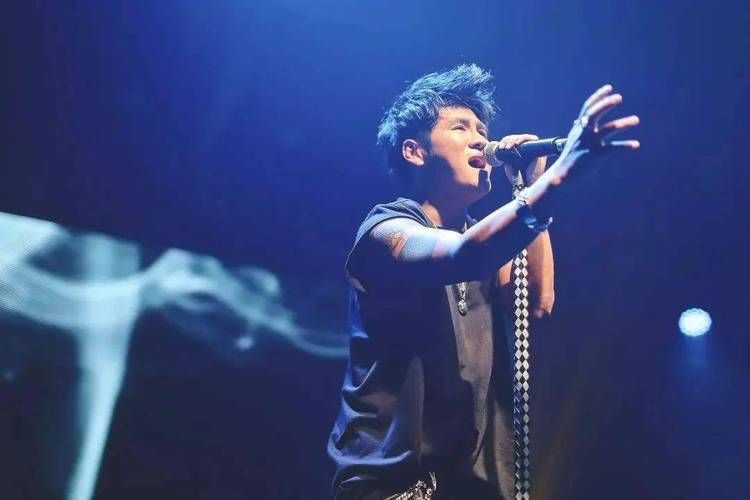 曹格我可以无所谓,我可以无所谓 寂寞却一直掉眼泪