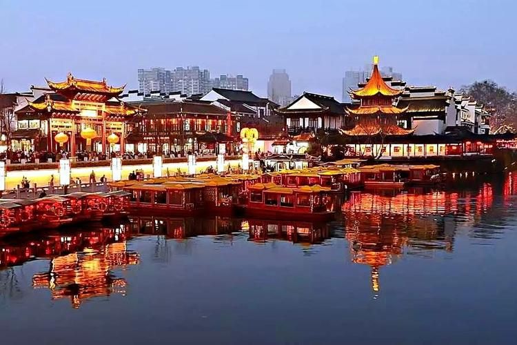 六朝古都之称的著名城市是,六朝古都之称的地方是