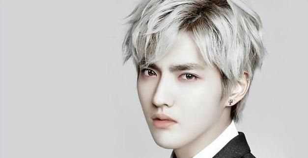 吴亦凡原名李嘉桓1号出生，吴亦凡原名李嘉恒英文名叫什么