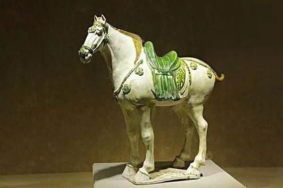 唐三彩颜色以哪三种为主，唐三彩颜色哪三种