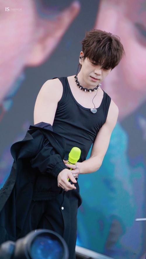 王栎鑫微博有没有小号,王栎鑫微博超话