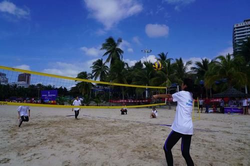 炎炎夏日玩沙滩排球游戏:清凉一夏好去处!