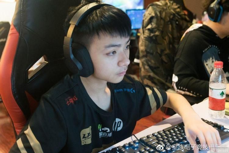 LOL走A怪：韩服“脚本级”操作，Faker都自闭的走A怪现状如何？