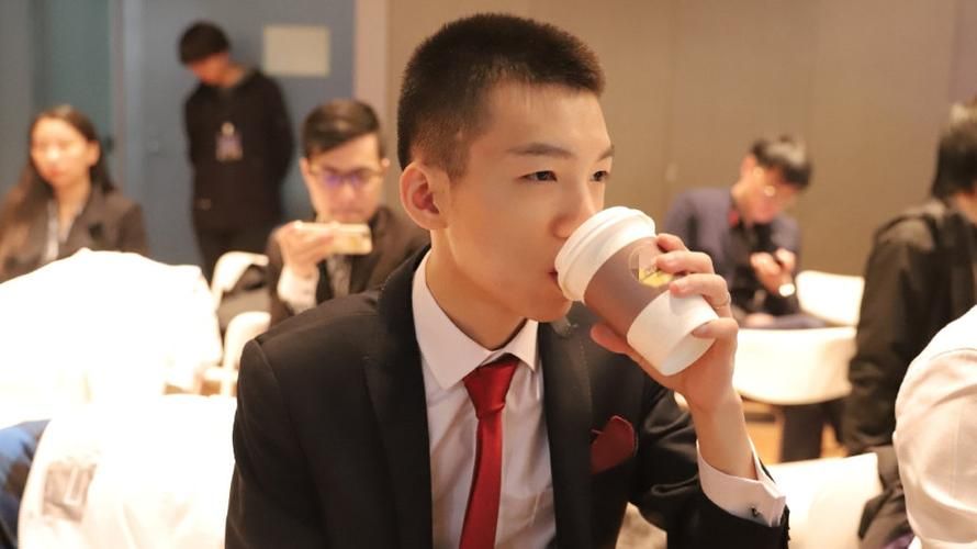 LOL解说捞月狗是谁?带你了解这位游戏大神!