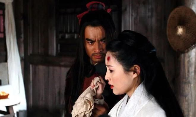 武松撕开潘金莲的衣服,一段令人震惊的复仇故事