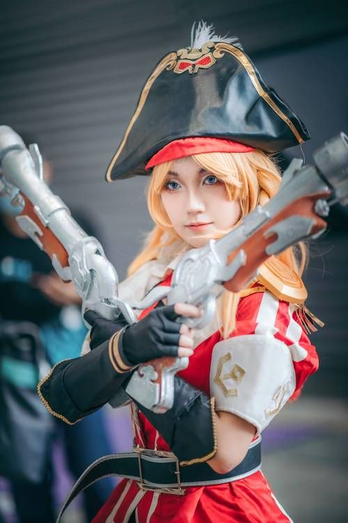 最强好运姐COS:高颜值,好身材,令人心动!