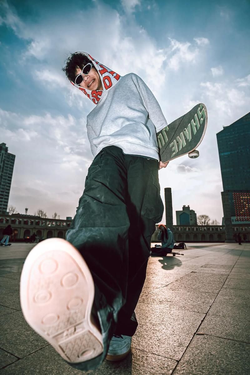 纪录片：街头滑板男孩的真实生活与梦想
