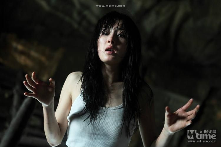 孤岛惊魂电影剧情深度解析:惊悚与求生的较量