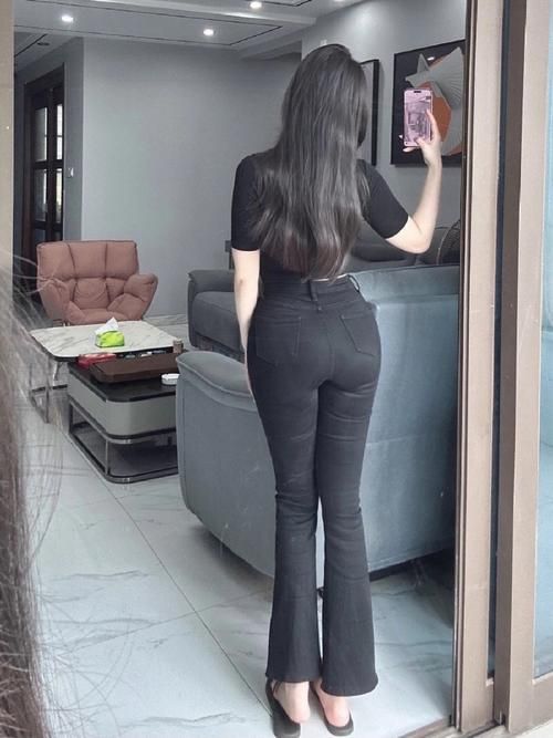 噗圈圈：美女模特背后的故事与心路历程