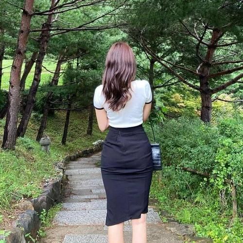噗圈圈：美女模特背后的故事与心路历程