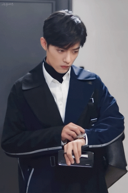 肖战工作室微博最新动态：宜昌夜景美翻了！