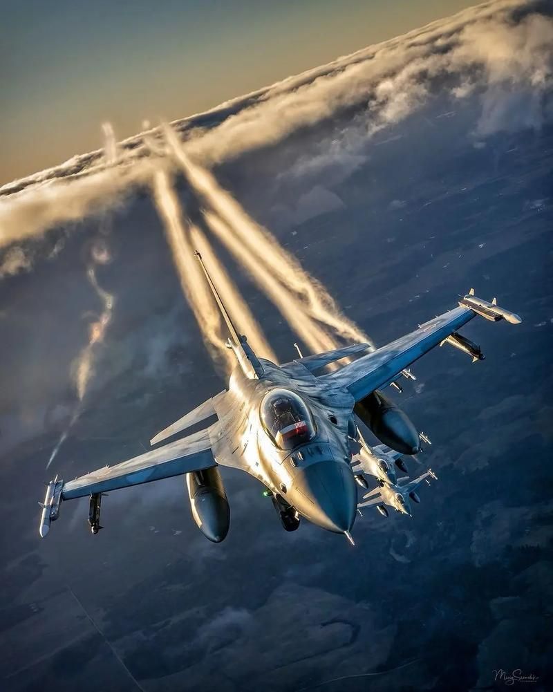 最真实的F16战斗机游戏体验:你准备好了吗?