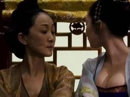 李曼的胸部是真是假？背后的真相令人吃惊