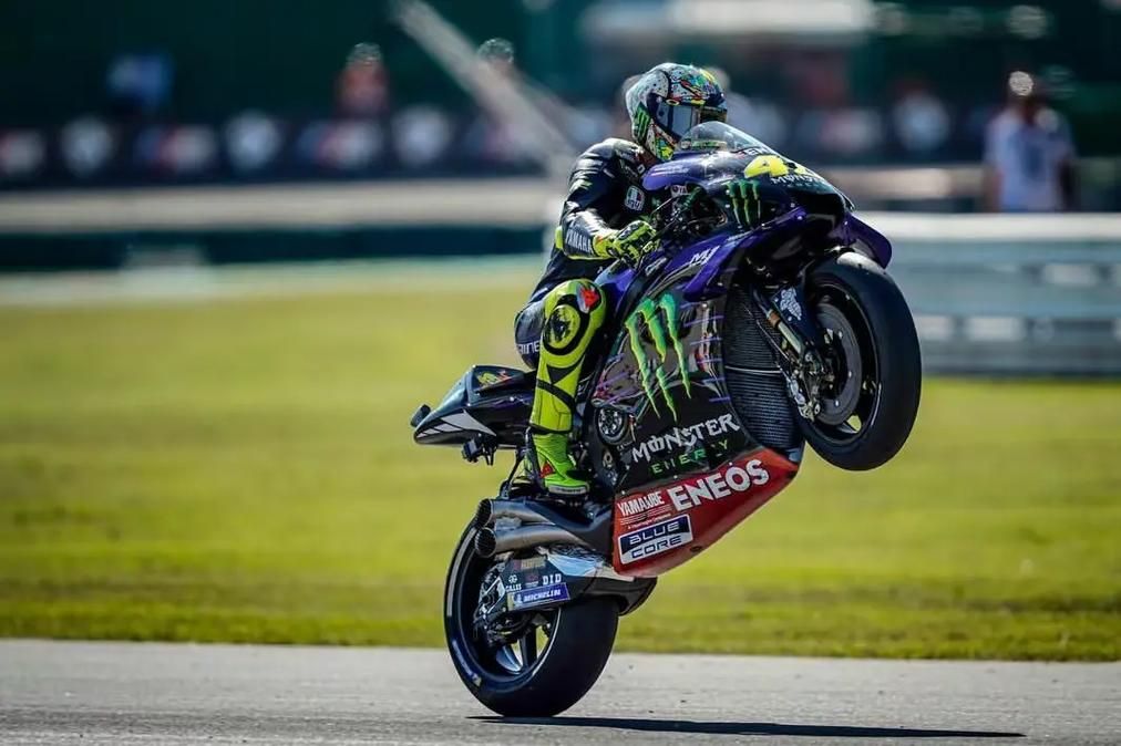 那些惊艳时光的摩托罗拉旋转手机:经典机型深度回顾