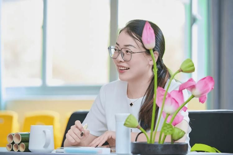 李允珍：二十年教龄优秀教师的感人事迹