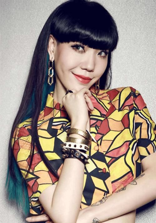 中国好声音吴莫愁近况：她现在在做什么？发展得怎么样？