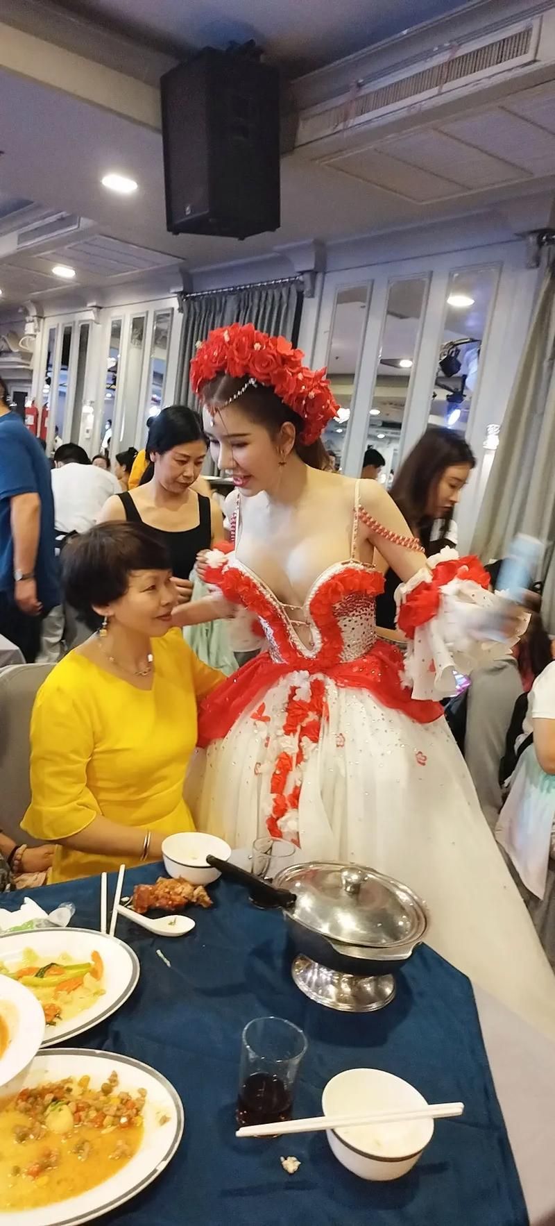 大胆人妖：挑战传统，演绎另类人生魅力
