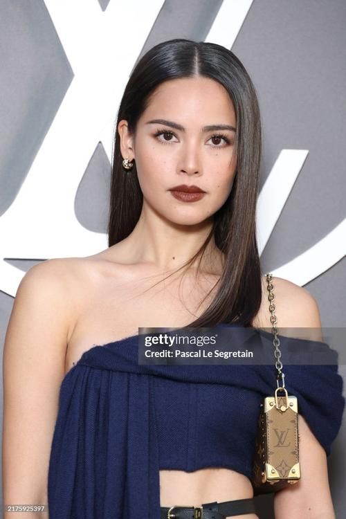 揭秘Yaya Ying：泰国女演员歌手的双面人生