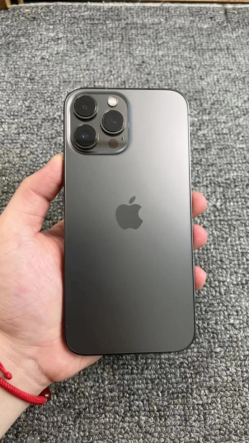 iPhone13 Pro比iPhone13贵在哪里？性能、外观全面分析！