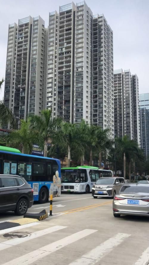 锦绣365小区交通便利吗？周边配套设施完善吗？