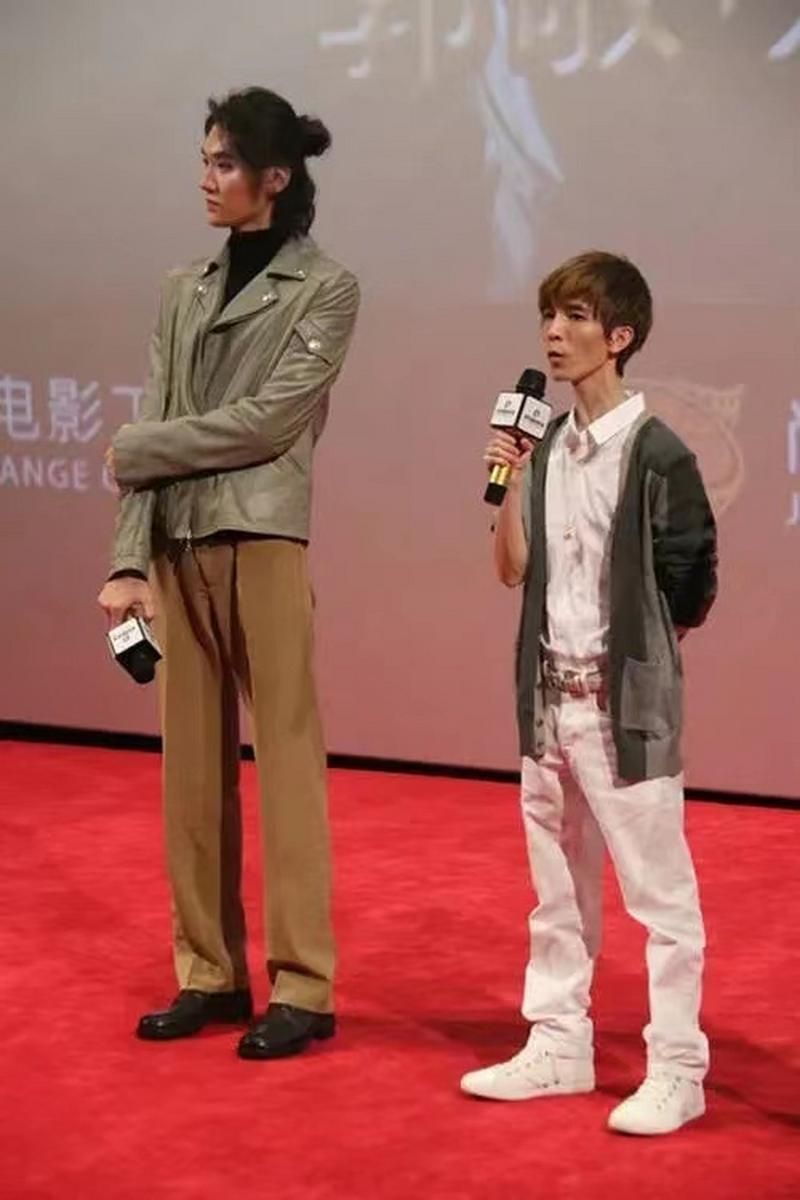 网友热议郭敬明身高：150cm是真是假？