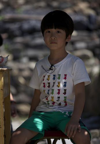 回顾爸爸去哪儿：张亮父子温馨瞬间，满满都是爱