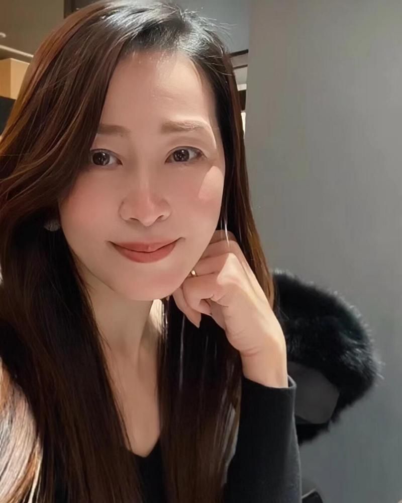 挑战自我：45岁阿姨时晓红与钢管舞的奇缘