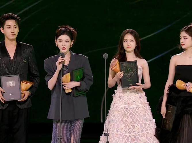 2020星光大赏节目单大揭秘：杨幂赵丽颖等明星阵容！